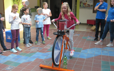 Fit mit dem „Smoothie-Bike“ der Raiffeisenbank