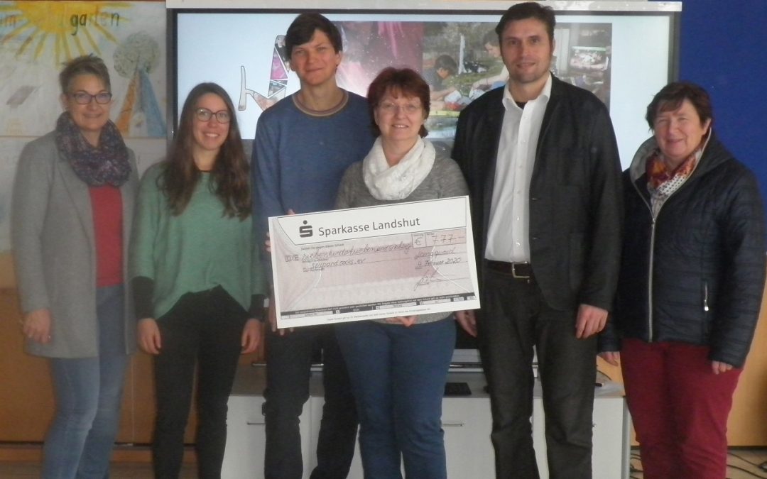 777 Euro für „Soup&Socks“  – Franziska-Obermayr-Schule spendet für Flüchtlingsprojekt