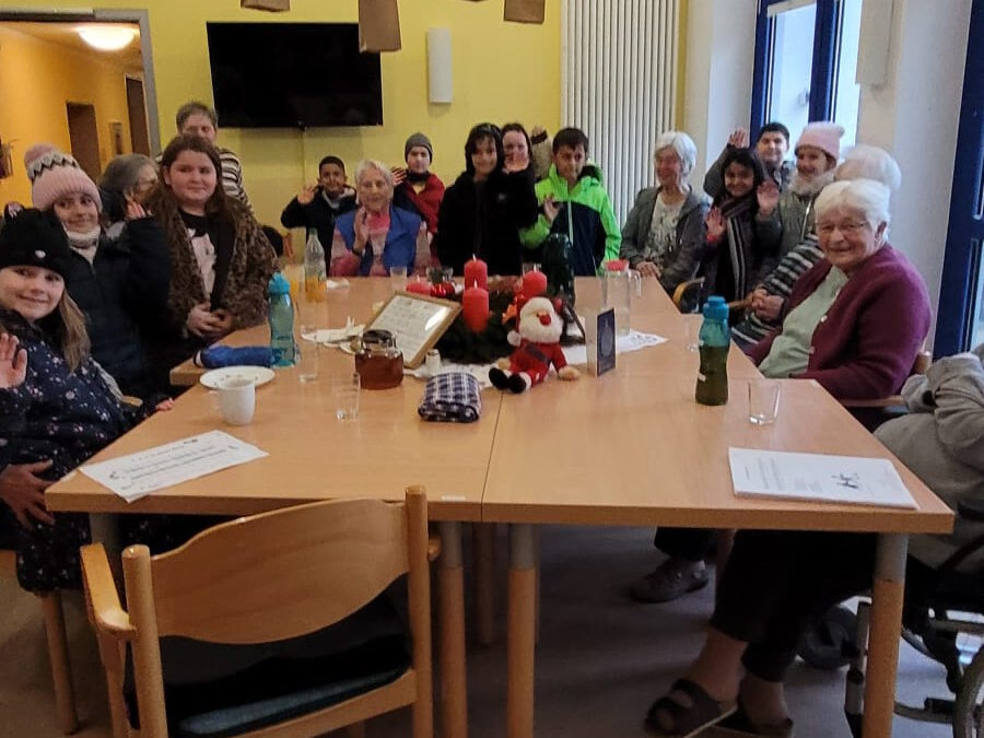 Besuch der Offenen Ganztagesschule (OGS) der Grundschule im Seniorenservicehaus