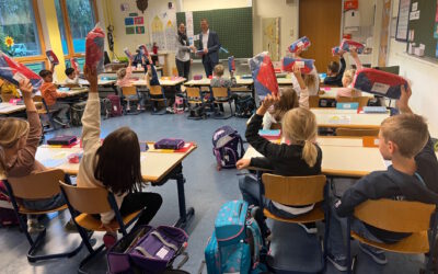 Unterstützung der Klassen 1 a und 1b durch die Raiffeisenbank