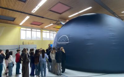 Mobiles Planetarium an der Schule