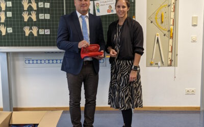 Unterstützung der Klassen 1 a und 1b durch die Raiffeisenbank